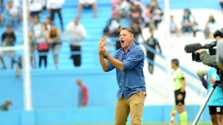 Medina fue despedido como DT de Racing de Nueva Italia.