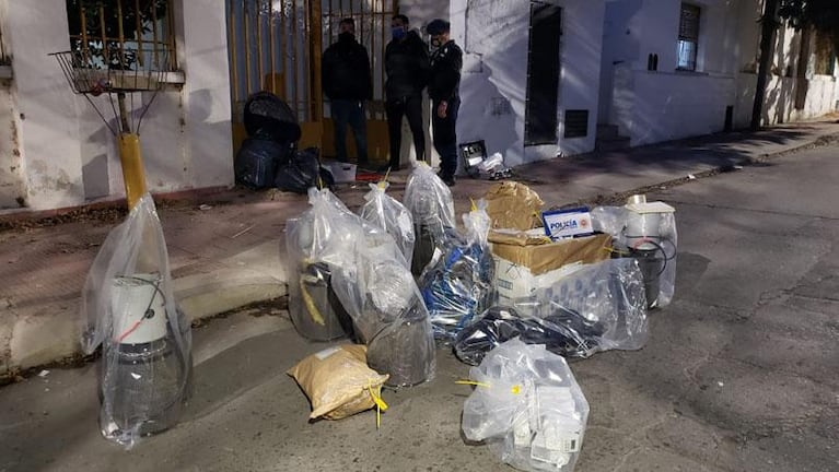 Megaoperativo en Córdoba: detuvieron a un joven con kilos de marihuana, plantas y varios elementos