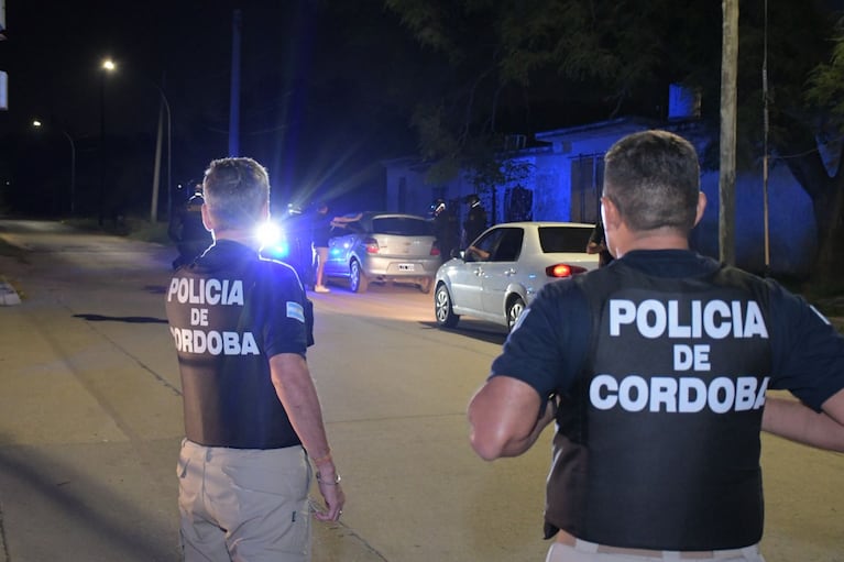 Megaoperativo en Córdoba: secuestraron armas, drogas, automóviles y dinero.