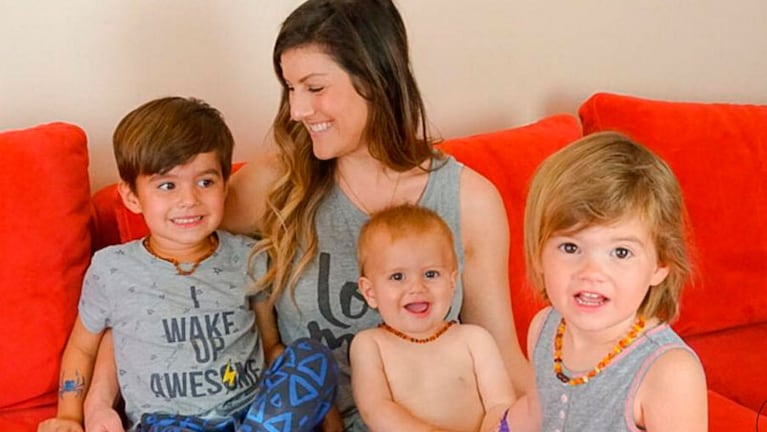 Melanie Darnell disfrutando de sus tres bellos hijos.