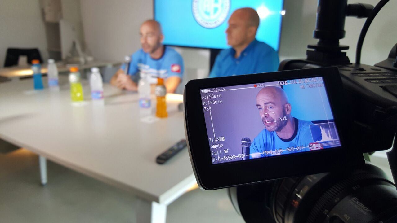 Méndez dirigió su primera práctica en Belgrano. Foto: Manuel Sánchez.