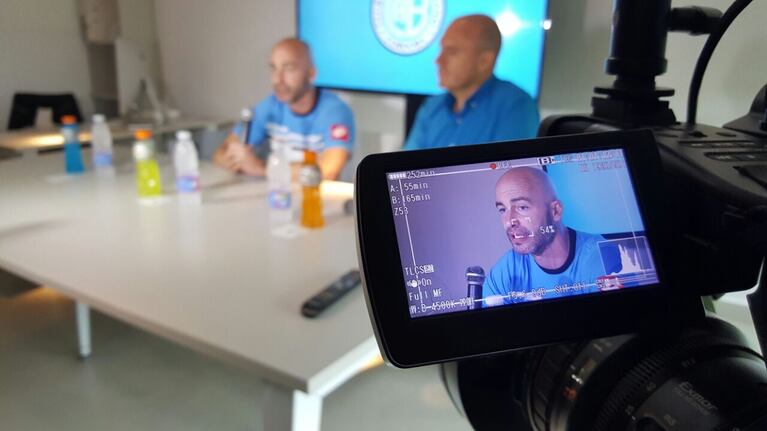 Méndez dirigió su primera práctica en Belgrano. Foto: Manuel Sánchez.