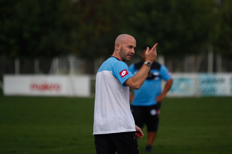 Méndez dirigió su primera práctica en Belgrano. Foto: Marcelo Fernández.