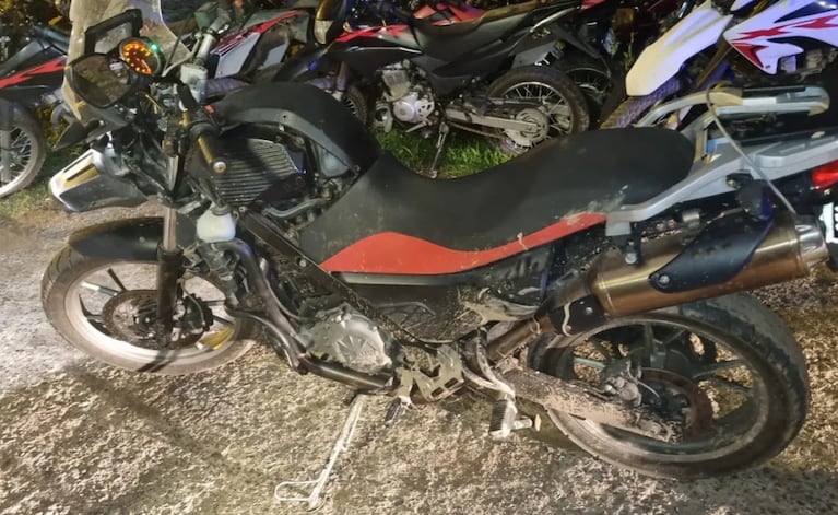 Menores circulaban en una costosa moto BMW robada y los detuvieron en Córdoba