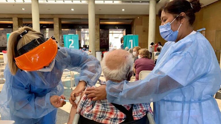 Menos del 50 por ciento de los adultos mayores de 70 se inscribió en Córdoba.