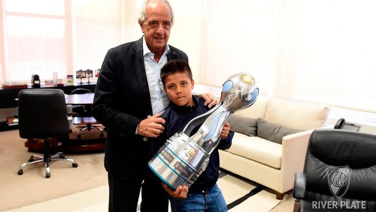 ¡Merecida recompensa! River le cumplió el sueño a Efraín