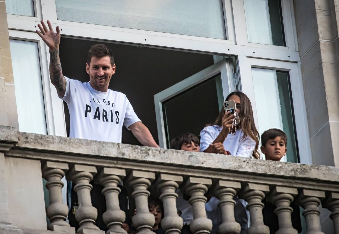 Messi, a pura sonrisa en Francia.