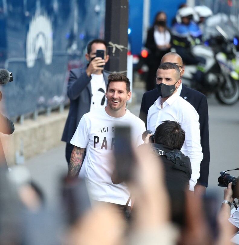 Messi, a pura sonrisa en Francia.