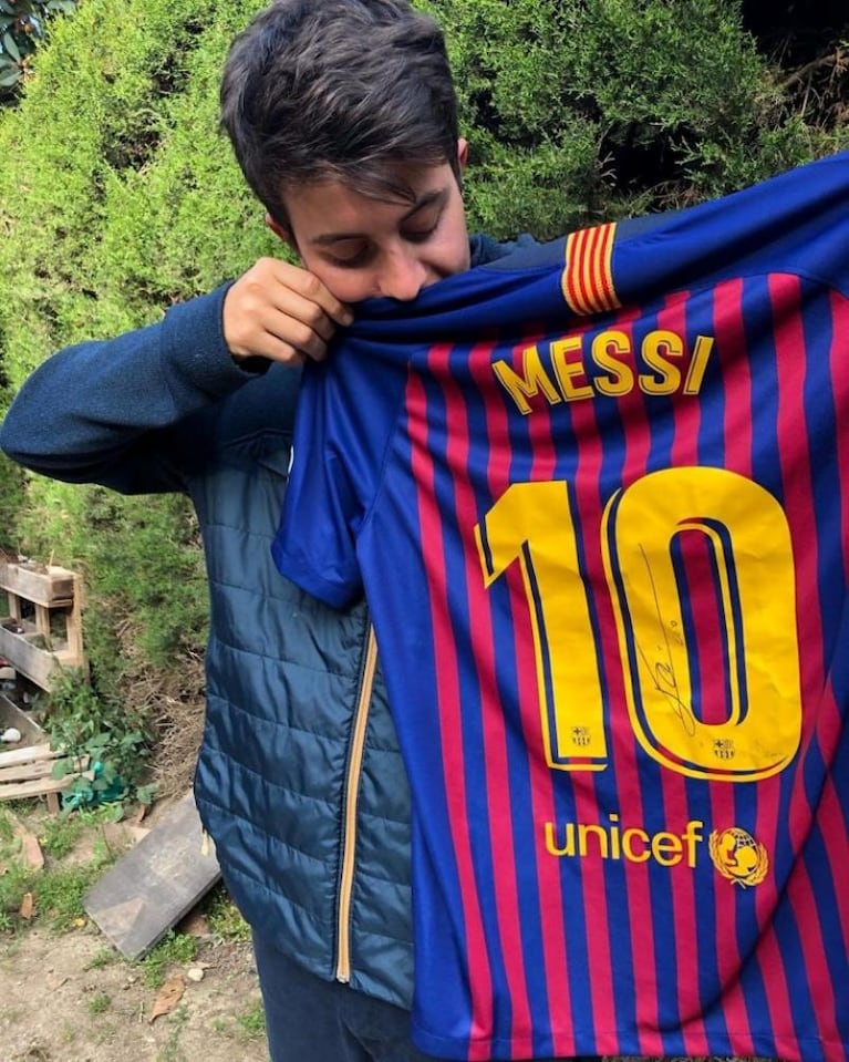 Messi a un fan cordobés: “Dejá quieta la remera, te voy a hacer cualquier cosa”