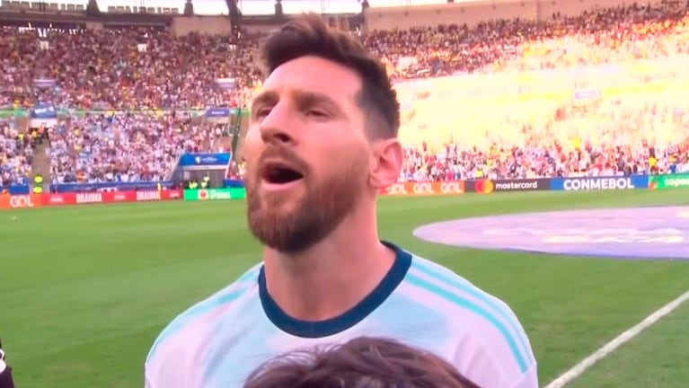Messi cantó el himno y el momento no pasó desapercibido.