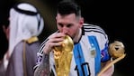 Messi con la Copa del Mundo en Qatar 2022.