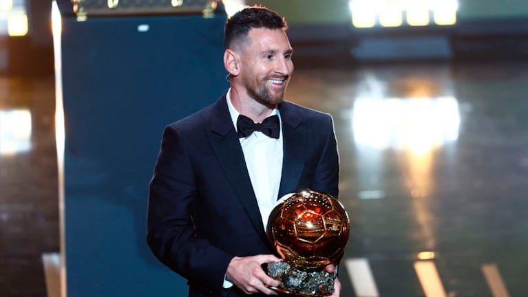 Messi con su octavo Balón de Oro.