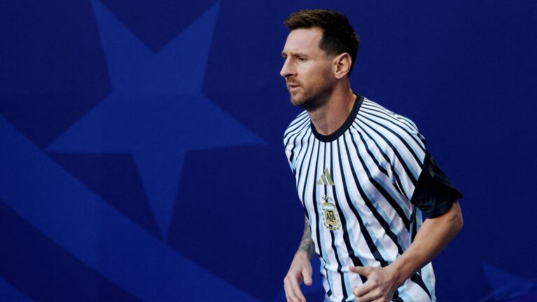 Messi en los movimientos precompetitivos. REUTERS/Paul Childs