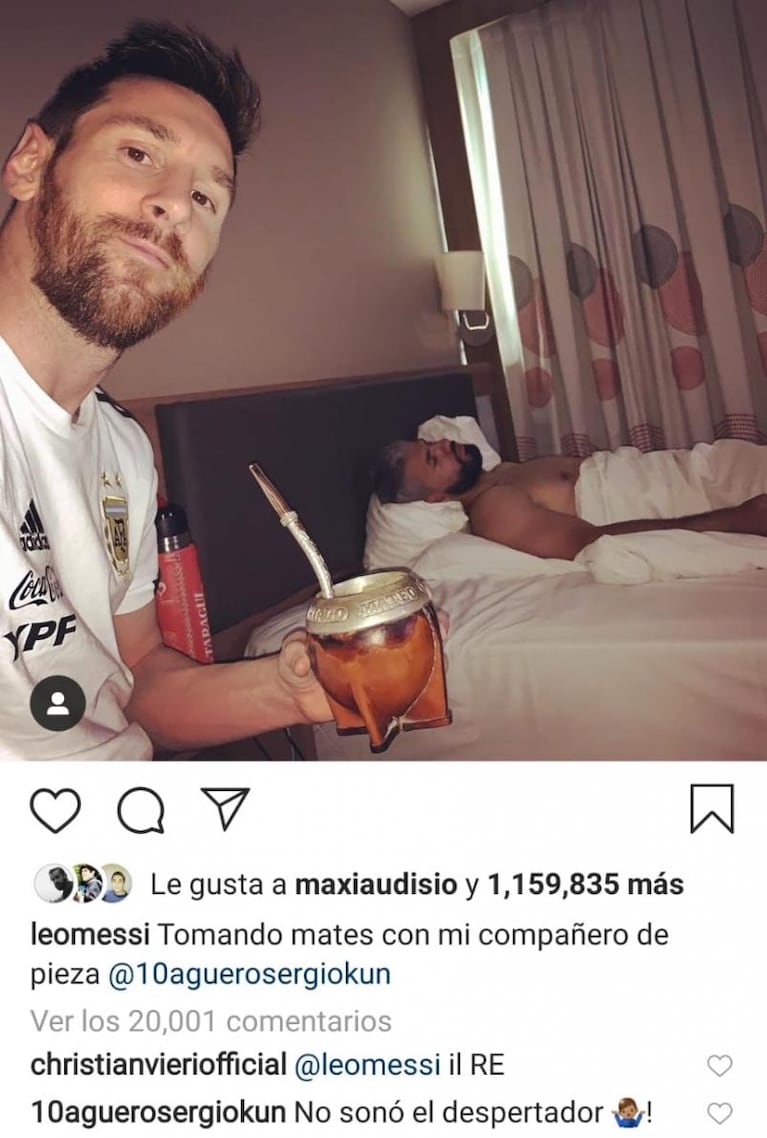 Messi escrachó al Kun Agüero con una foto de la concentración