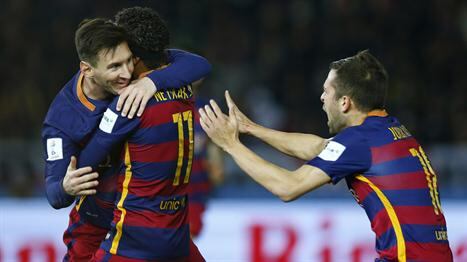 Messi festeja su gol con Neymar y Alba.