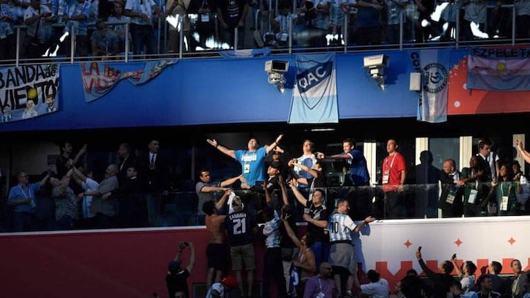 Messi, la Copa y un haz de luz: la foto que es furor y coincide con una de Maradona