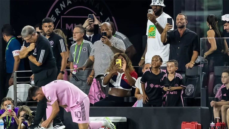 Messi le regaló su camiseta a una gran estrella mundial.