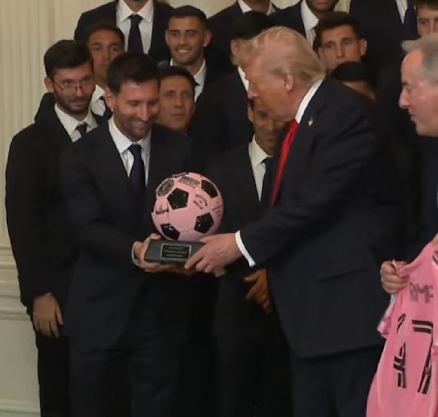 Mejor que Pel&eacute;&rdquo; e incomodidad: las perlitas de Trump con Messi y el  impensado gui&ntilde;o a un cordob&eacute;s | ElDoce