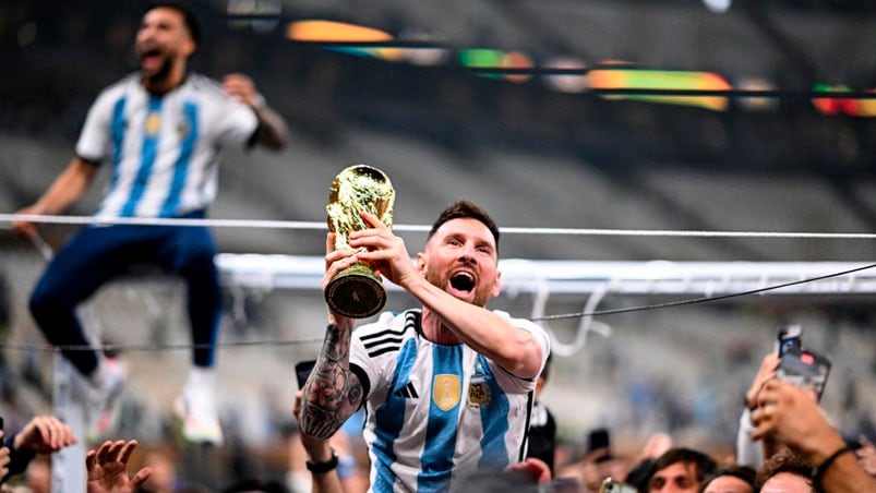 Messi levantó su primera Copa del Mundo con la Selección.