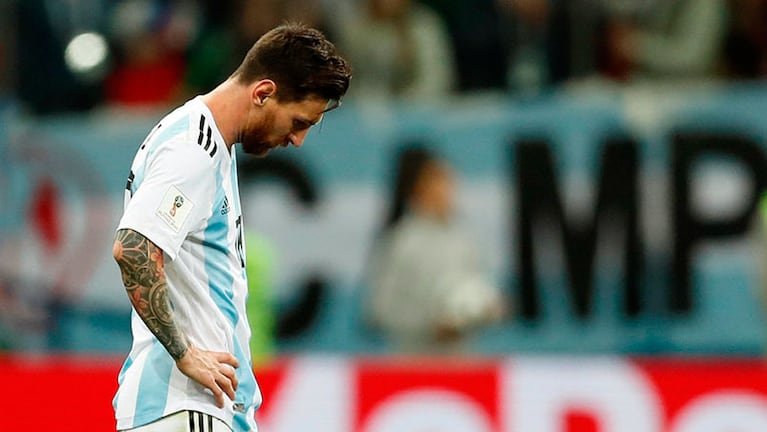 Messi no apareció y se mostró todo el partido con la cabeza gacha.