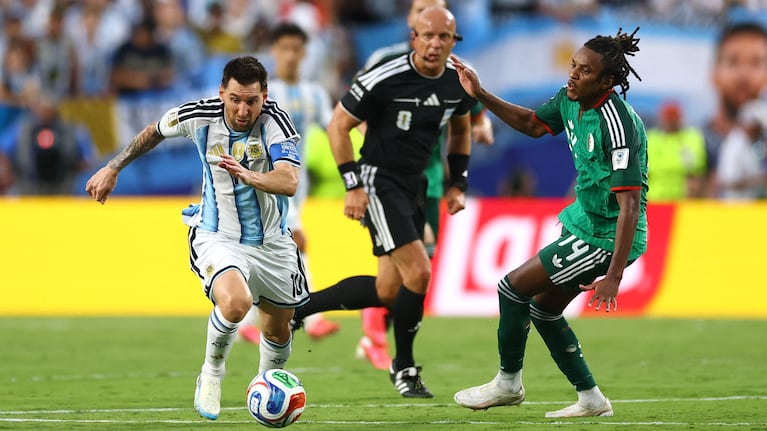 Messi puso el 1 a 0 ante Argelia. REUTERS/Claudia Greco