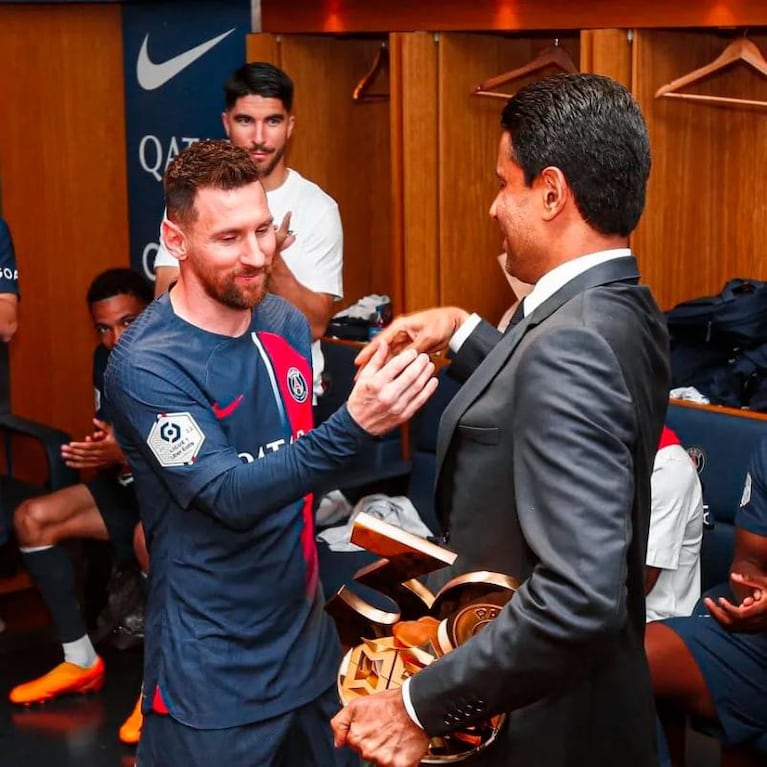 Messi regaló el último premio del PSG y Neymar lo subastó en miles de dólares