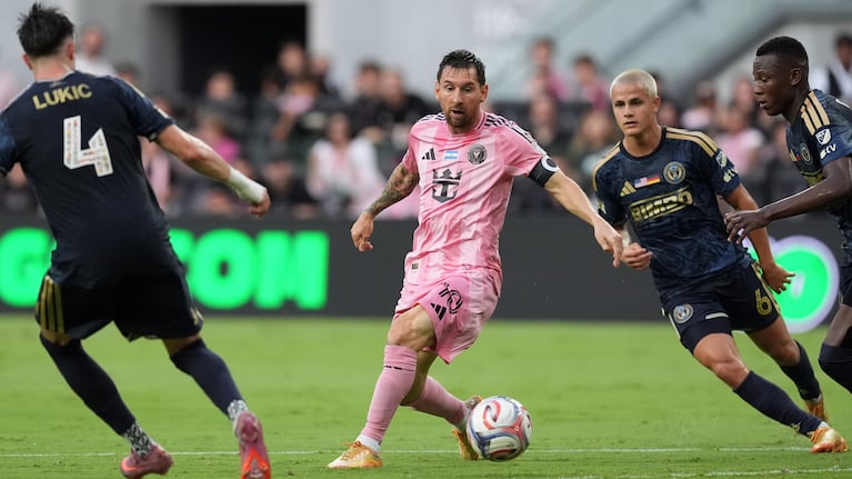 Messi salió con una molestia física ante Philadelphia Union. (Foto AP/Rebecca Blackwell)