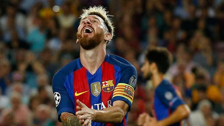 Messi se sacó una foto con una fanática y sorpendió por su sencillez.