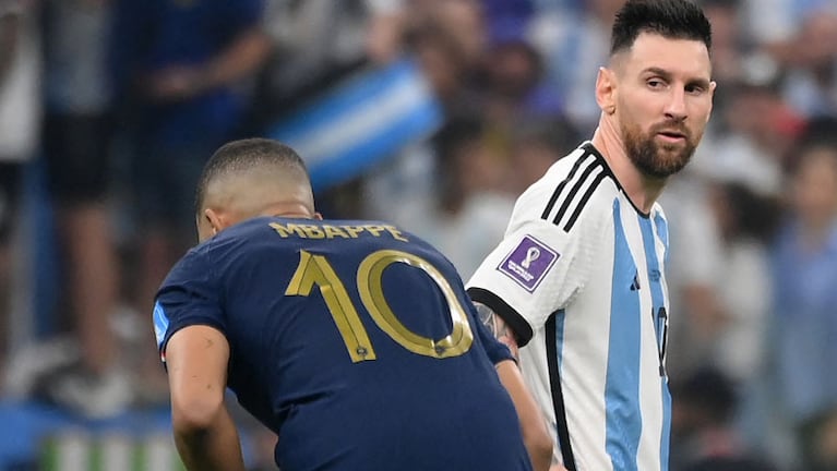 Messi se tomó revancha de 2018 y levantó la copa ante Francia. 