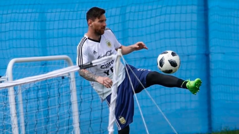 Messi tendrá a Meza, Di María y Agüero como socios en ataque.