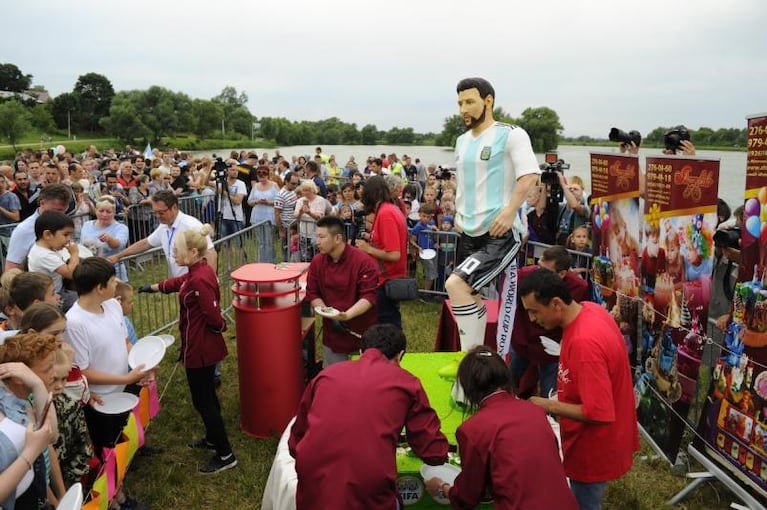 messi torta gigante rusia mundial