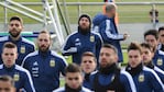 Messi trota junto a sus compañeros en el campo deportivo del Real Madrid. Foto: Clarín.