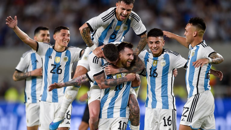 Messi va de titular para el último partido de la Albiceleste en 2025.