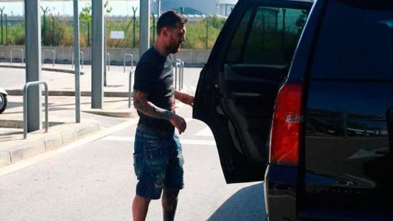 Messi volvió a Barcelona tras las vacaciones y se mantiene en silencio