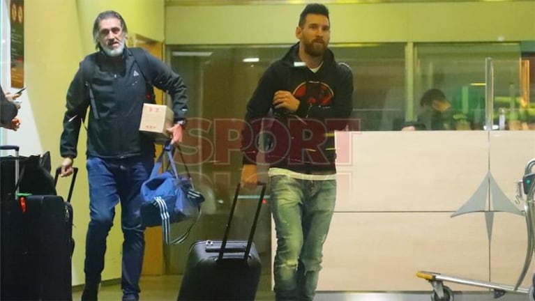 Messi volvió a Barcelona y en España todos hablan de él
