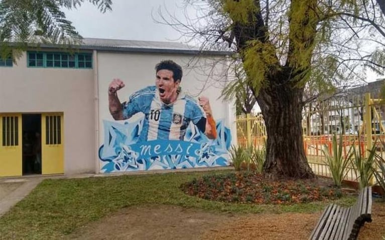 Messi volvió a su escuela