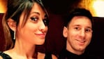 Messi y Antonela se divierten por la ausencia de los niños.