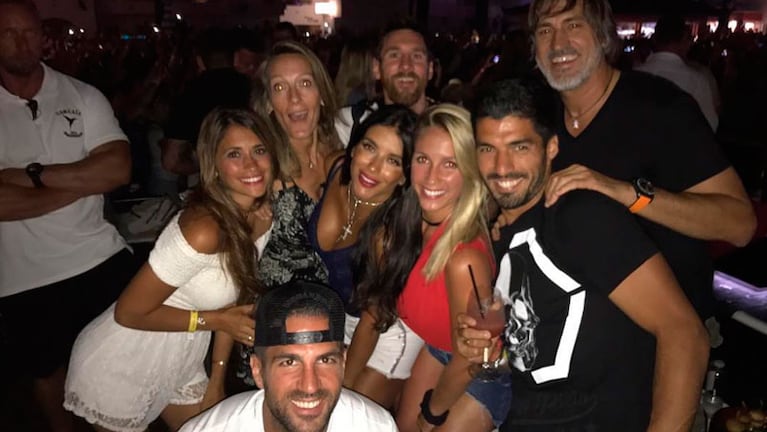 Messi y Antonella salieron a bailar con sus amigos en Ibiza.