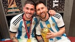 Messi y De Paul con la Copa del Mundo.