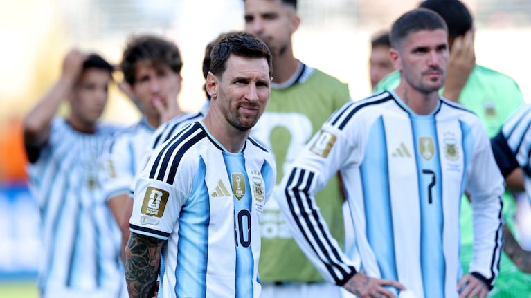 Messi y De Paul tras perder la final del Mundial. REUTERS/Amanda Perobelli