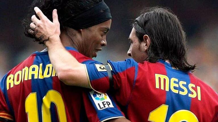 Messi y Dinho, socios en la cancha y grandes amigos.