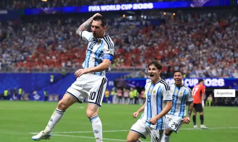 Messi y Julián, la delantera titular para buscar las semis.