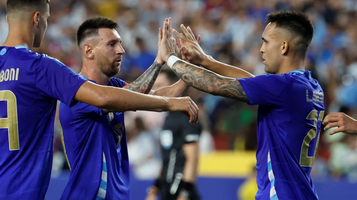 Messi y Lautaro Martínez marcaron los goles de la victoria argentina (Foto: Reuters).