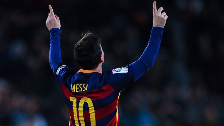 Messi y los colores tradicionales del Barcelona.