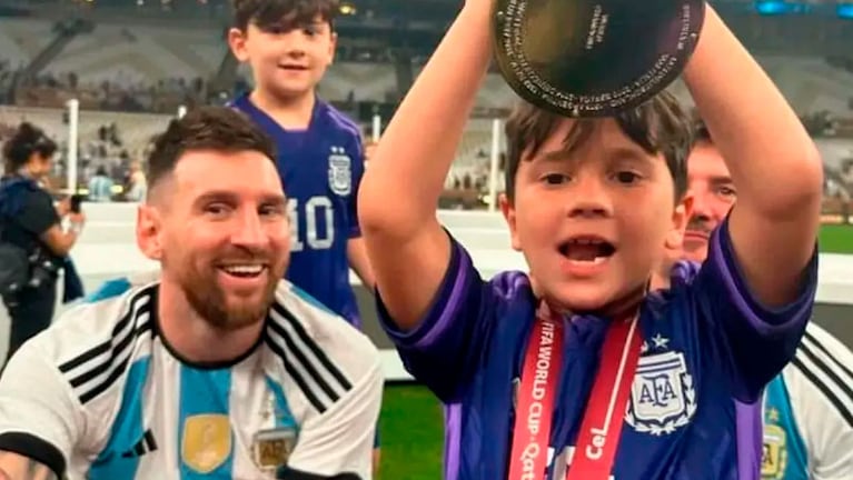 Messi y su hijo Mateo en la final de la Copa del Mundo. 