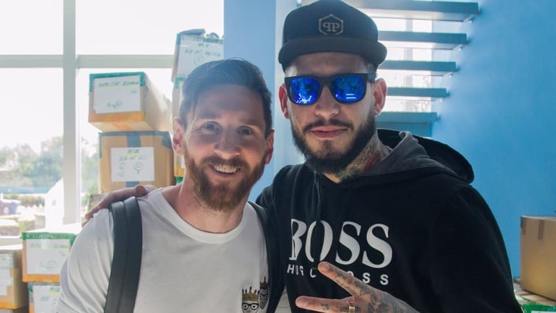 Messi y Ulises juntos en Ezeiza. 