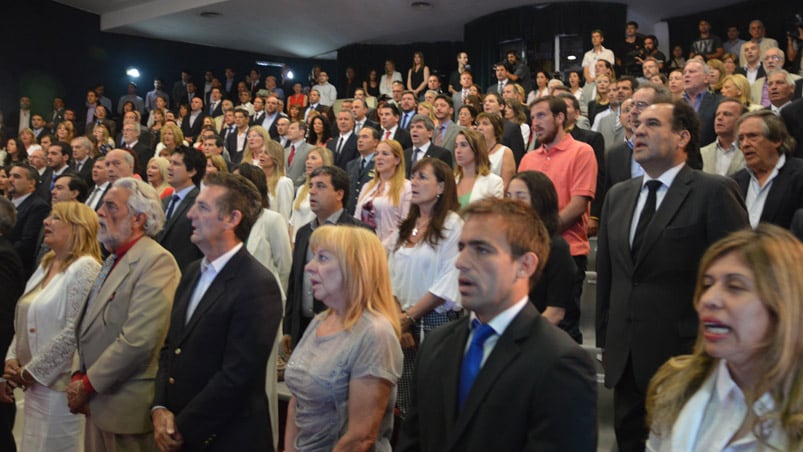 Mestre asumió su segundo mandato como intendente. Fotos: Lucio Casalla /El Doce.tv