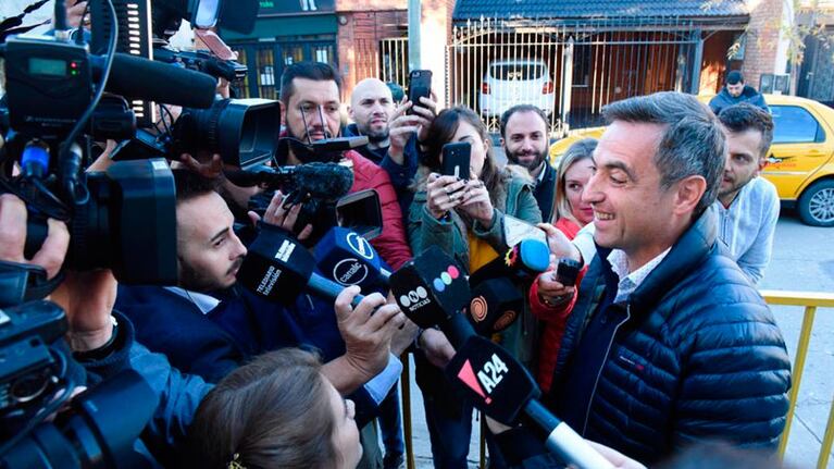 Mestre habló con los medios luego de votar.