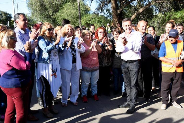 Mestre, junto a los vecinos, habilitó 49 cuadras de pavimento en barrio Congreso 