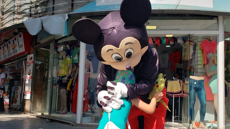 "Mickey" sufrió el robo en Plaza San Martín.
